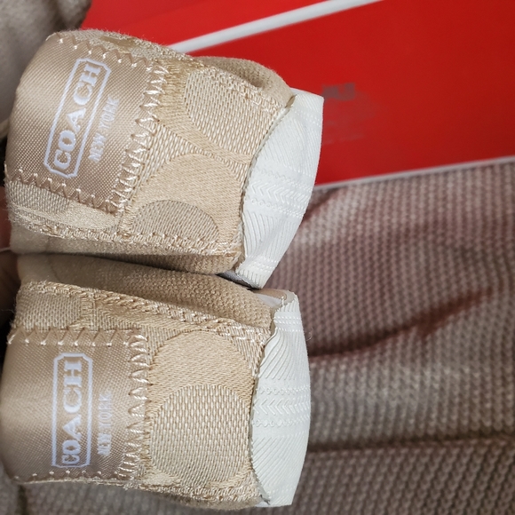 Authentic Classic Coach Slip Ons Size 6 - Picture 6 of 6